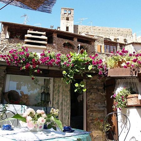 Bed and Breakfast Le Petit Chateau à Dolceacqua Extérieur photo