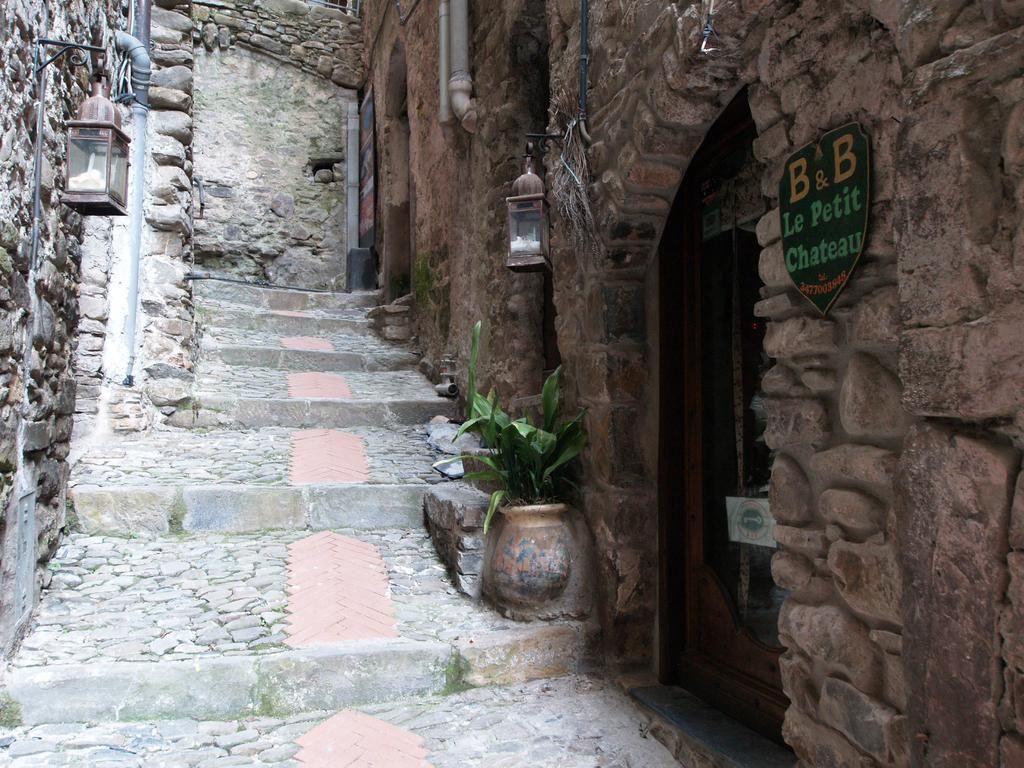 Bed and Breakfast Le Petit Chateau à Dolceacqua Extérieur photo