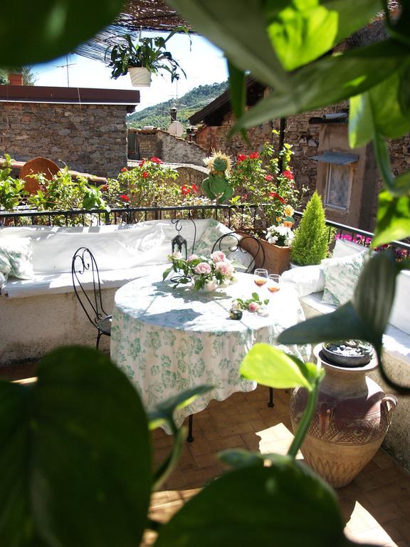 Bed and Breakfast Le Petit Chateau à Dolceacqua Extérieur photo