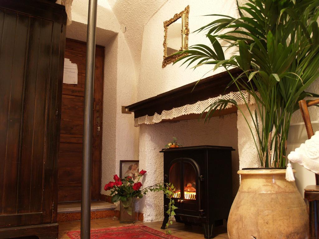 Bed and Breakfast Le Petit Chateau à Dolceacqua Chambre photo