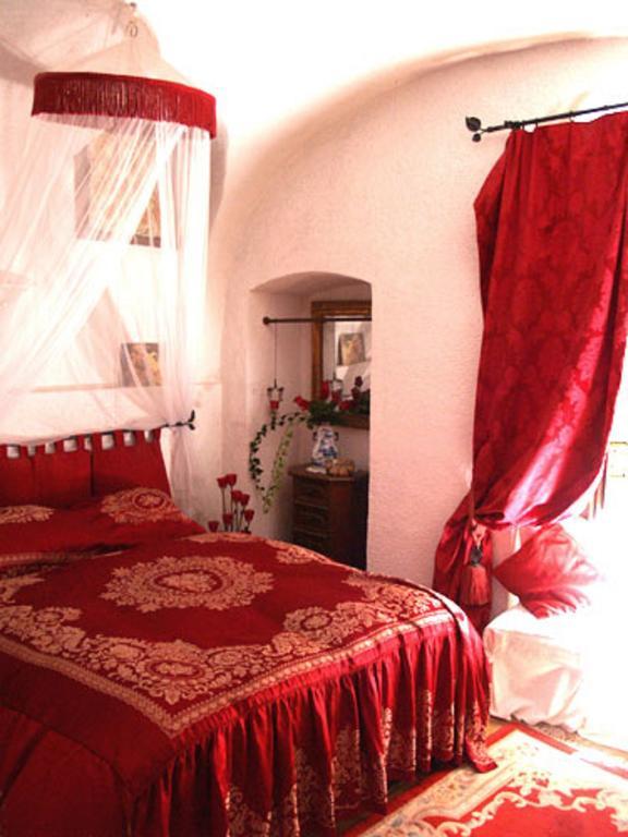 Bed and Breakfast Le Petit Chateau à Dolceacqua Chambre photo