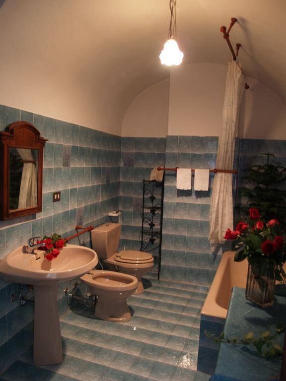 Bed and Breakfast Le Petit Chateau à Dolceacqua Chambre photo